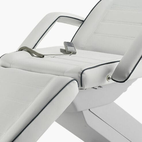 REM Excel 3 Motor Beauty Couch in White