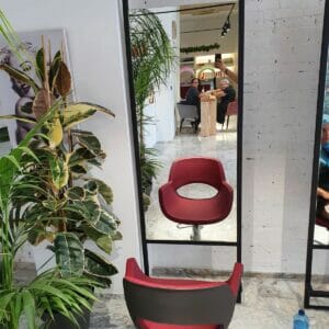 Jessica Cercos, Spain featuring a coordinating selection of Nelson Mobilier Salon Furniture in a contemporary setting.