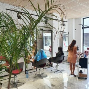 Jessica Cercos, Spain featuring a coordinating selection of Nelson Mobilier Salon Furniture in a contemporary setting.