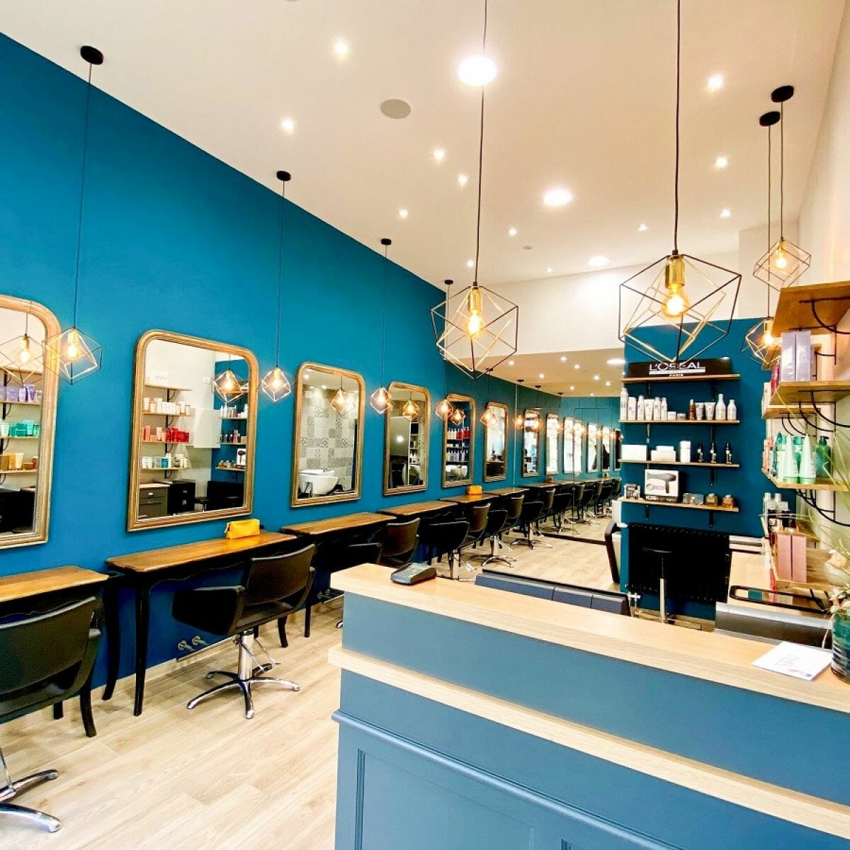 L'Atelier De Frédérique, France featuring a coordinating selection of Nelson Mobilier Salon Furniture in a contemporary setting.