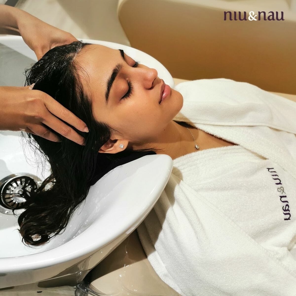 iu & Nau, Mumbai, India featuring a coordinating selection of Nelson Mobilier Salon Furniture in an contemporary setting.