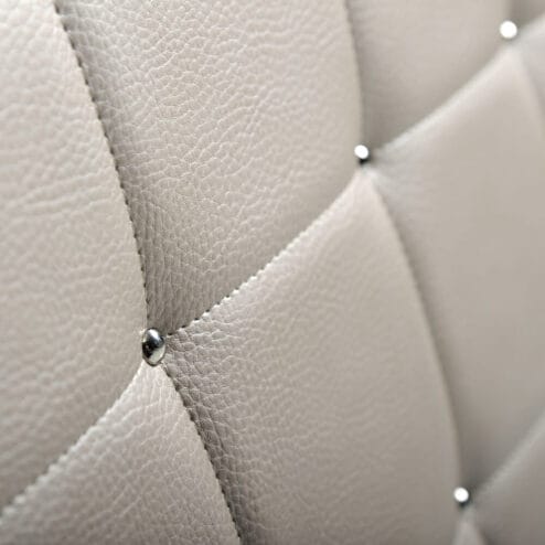 Mia Qubo Styling Chair